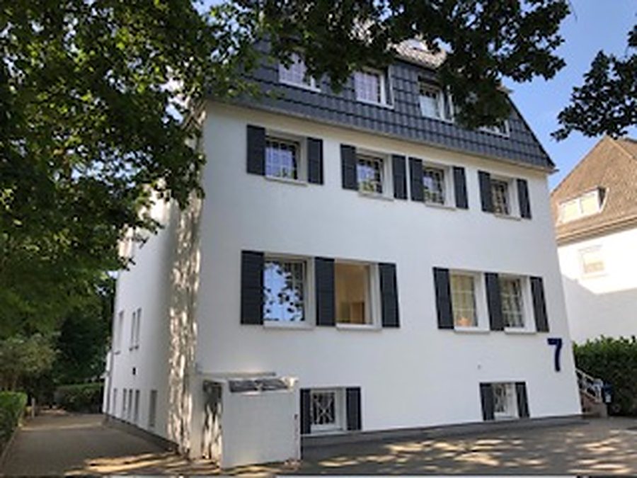Gepflegtes Mietshaus in der Kurfürstenallee 7 in Bremen — eine Immobilie von Ehlert Immobilien