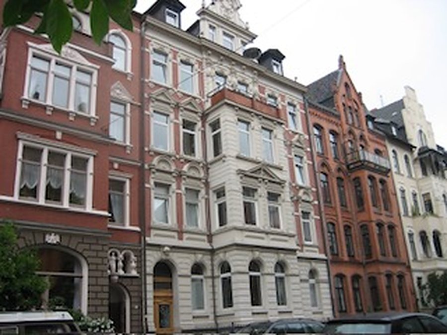 Repräsentatives Gründerzeit-Mietshaus in der Yorckstraße 7 in Hannover — eine Immobilie von Ehlert Immobilien