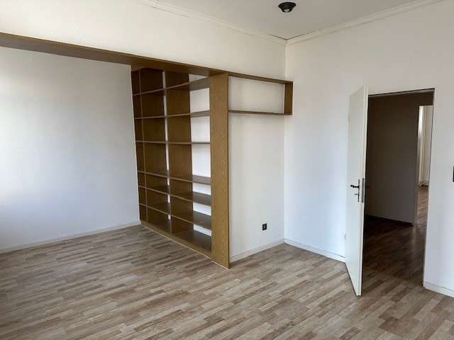 32 199 I. OG Wohnzimmer mit Sc